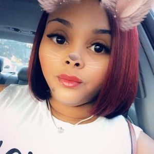 Meet your Posher, Dominique